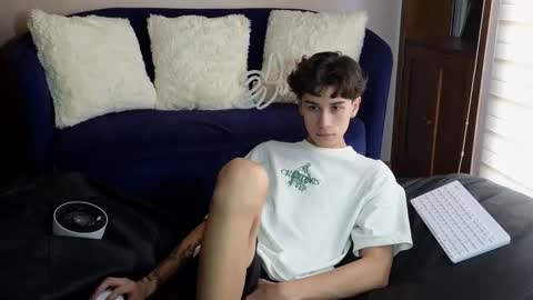 Derek online show from November 15, 3:52 pm