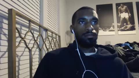 Snapshot of derekthetruth2 chatting on September 10, 1:05 am derekthetruth2 online show from September 10, 1:05 am