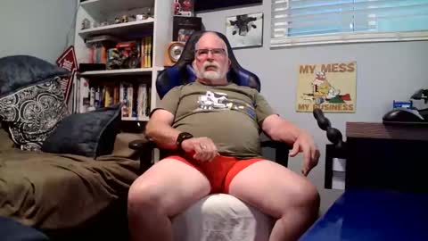 Snapshot of desertknight56 chatting on September 25, 1:09 am D K online show from September 25, 1:09 am