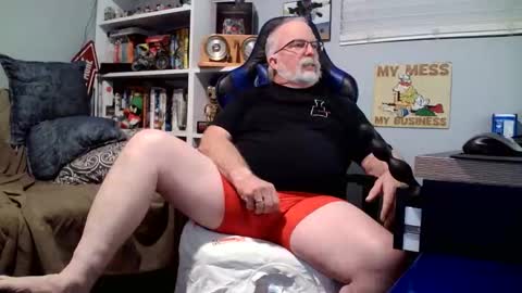 Snapshot of desertknight56 chatting on October 23, 1:05 am D K online show from October 23, 1:05 am