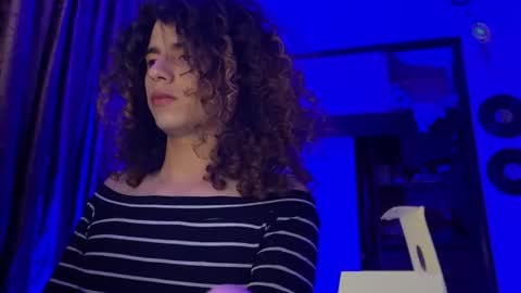 Snapshot of desidias chatting on December 4, 7:50 am Desidias online show from December 4, 7:50 am