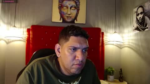 Snapshot of designturbate chatting on December 7, 7:43 pm Designturbate online show from December 7, 7:43 pm