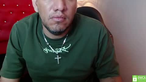 Snapshot of designturbate chatting on December 12, 10:31 pm Designturbate online show from December 12, 10:31 pm