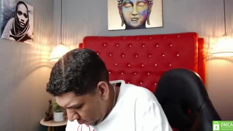 Snapshot of designturbate chatting on December 30, 12:32 am Designturbate online show from December 30, 12:32 am