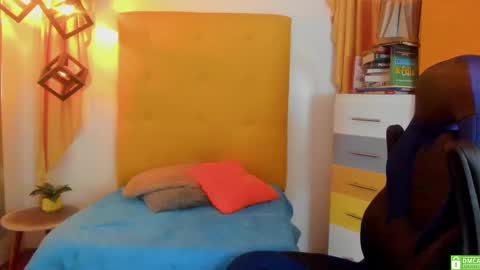 Snapshot of designturbate chatting on February 16, 12:08 am Designturbate online show from February 16, 12:08 am