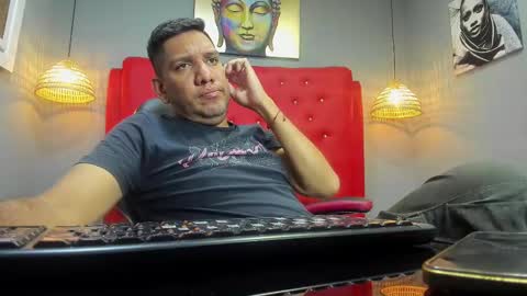 Snapshot of designturbate chatting on March 8, 8:00 am Designturbate online show from March 8, 8:00 am