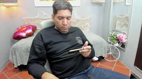 Snapshot of designturbate chatting on October 13, 11:38 pm Designturbate online show from October 13, 11:38 pm