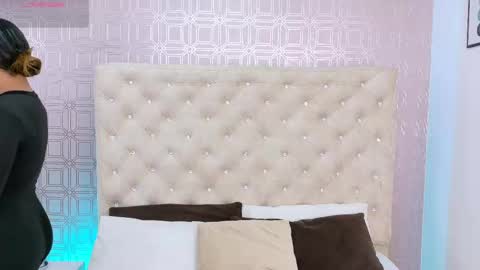 Sara Desire online show from October 4, 12:25 pm