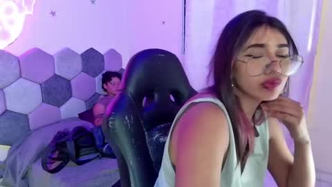 TORI AND MR. BEAR online show from February 10, 6:03 pm