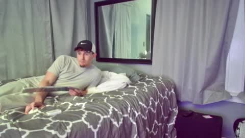 Snapshot of desiriabledesiri chatting on February 8, 8:52 am Ryley Rydes online show from February 8, 8:52 am