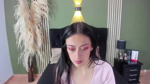 Snapshot of desiring__angel chatting on February 25, 1:30 am Desiring Angel online show from February 25, 1:30 am