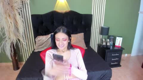 Snapshot of desiring__angel chatting on February 25, 10:47 am Desiring Angel online show from February 25, 10:47 am