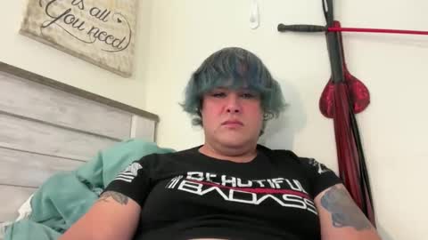 Snapshot of desmondks chatting on November 22, 10:42 pm Dezmond online show from November 22, 10:42 pm