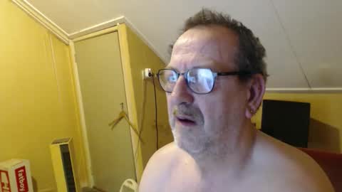 destelp online show from February 8, 11:08 pm