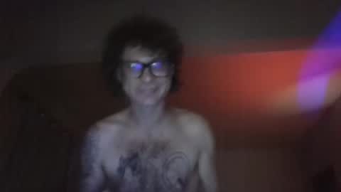 Snapshot of destinationdancedance chatting on December 17, 6:08 am CrackAssFucker online show from December 17, 6:08 am