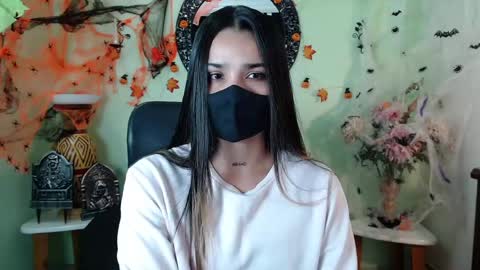Snapshot of destinyhills_ chatting on October 10, 12:15 pm Destiny online show from October 10, 12:15 pm