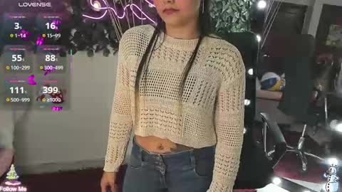 Snapshot of destinyhills_ chatting on November 21, 2:54 am Destiny online show from November 21, 2:54 am