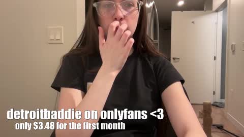 Snapshot of detroitbaddie chatting on February 25, 4:21 pm detroitbaddie online show from February 25, 4:21 pm