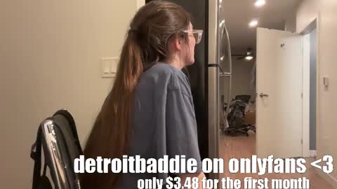 Snapshot of detroitbaddie chatting on March 10, 12:18 am detroitbaddie online show from March 10, 12:18 am