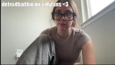 Snapshot of detroitbaddie chatting on October 17, 7:16 pm detroitbaddie online show from October 17, 7:16 pm