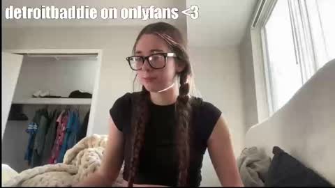 Snapshot of detroitbaddie chatting on November 13, 2:05 pm detroitbaddie online show from November 13, 2:05 pm