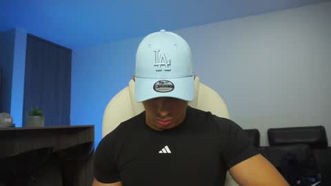 Snapshot of devin_hunter chatting on December 5, 10:33 am Devin Hunter online show from December 5, 10:33 am