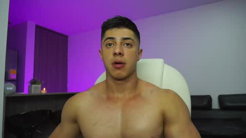 Snapshot of devin_hunter chatting on December 18, 2:42 am Devin Hunter online show from December 18, 2:42 am