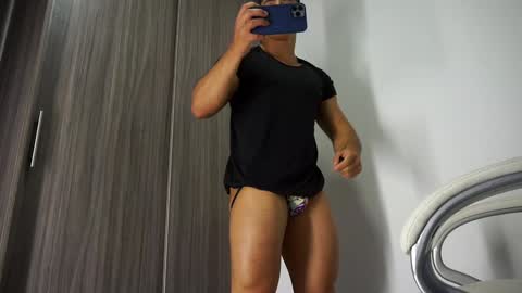 Snapshot of devin_hunter chatting on December 22, 3:55 am Devin Hunter online show from December 22, 3:55 am