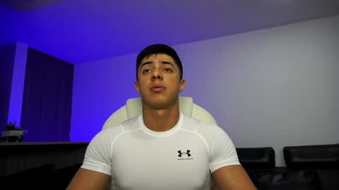 Snapshot of devin_hunter chatting on December 27, 12:07 am Devin Hunter online show from December 27, 12:07 am