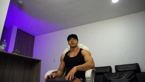 Snapshot of devin_hunter chatting on January 12, 2:03 am Devin Hunter online show from January 12, 2:03 am