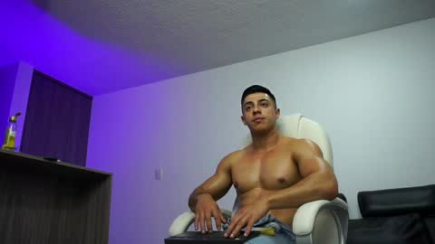 Snapshot of devin_hunter chatting on January 18, 4:59 am Devin Hunter online show from January 18, 4:59 am