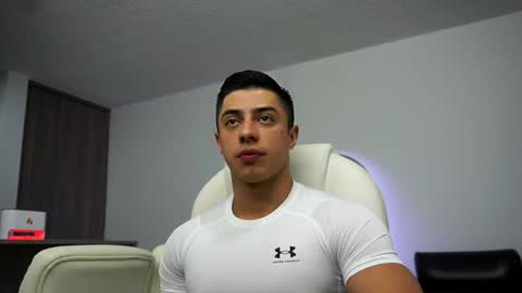 Snapshot of devin_hunter chatting on January 25, 11:43 pm Devin Hunter online show from January 25, 11:43 pm