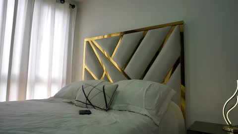 Snapshot of devin_hunter chatting on February 13, 6:38 pm Devin Hunter online show from February 13, 6:38 pm