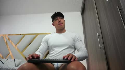 Snapshot of devin_hunter chatting on October 18, 11:44 am Devin Hunter online show from October 18, 11:44 am