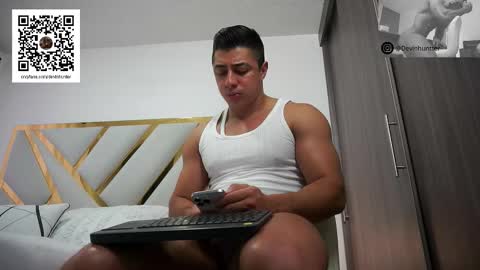 Snapshot of devin_hunter chatting on October 21, 11:00 am Devin Hunter online show from October 21, 11:00 am