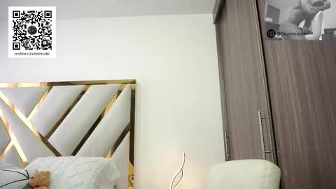 Snapshot of devin_hunter chatting on October 23, 7:34 pm Devin Hunter online show from October 23, 7:34 pm