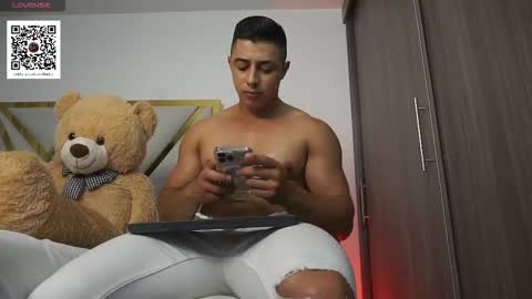 Snapshot of devin_hunter chatting on November 24, 10:53 pm Devin Hunter online show from November 24, 10:53 pm