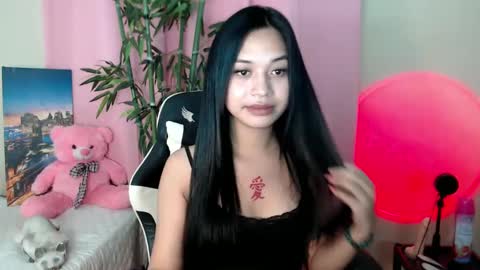 Snapshot of devine_goddessx chatting on February 1, 3:08 am Devine Greyson online show from February 1, 3:08 am