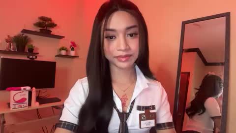 Snapshot of devine_goddessx chatting on September 21, 9:33 am Devine Greyson online show from September 21, 9:33 am