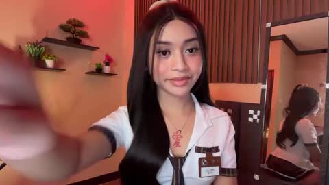 Snapshot of devine_goddessx chatting on September 28, 10:20 am Devine Greyson online show from September 28, 10:20 am