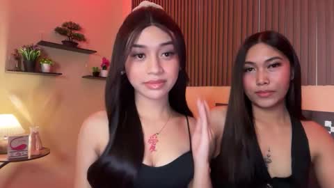 Snapshot of devine_goddessx chatting on September 29, 12:21 pm Devine Greyson online show from September 29, 12:21 pm