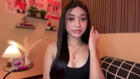 Snapshot of devine_goddessx chatting on October 30, 12:50 pm Devine Greyson online show from October 30, 12:50 pm