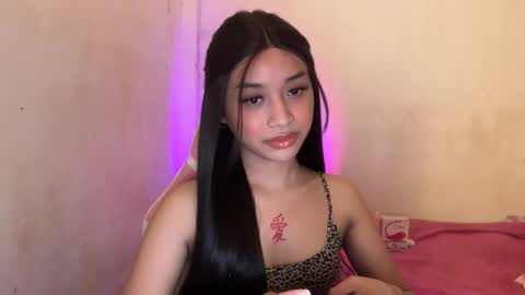 Snapshot of devine_goddessx chatting on November 8, 1:17 am Devine Greyson online show from November 8, 1:17 am