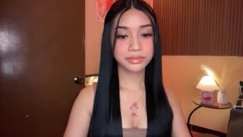 Snapshot of devine_goddessx chatting on November 17, 1:22 am Devine Greyson online show from November 17, 1:22 am