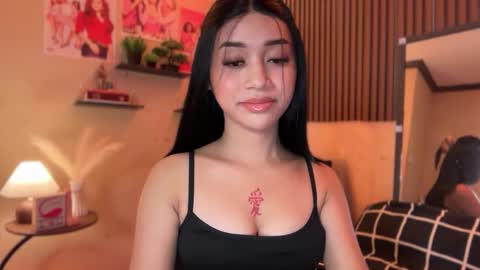 Snapshot of devine_goddessx chatting on November 18, 7:51 pm Devine Greyson online show from November 18, 7:51 pm