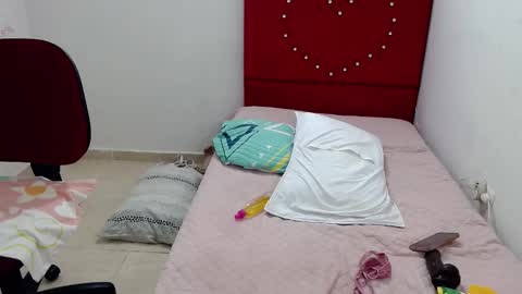 Snapshot of devorasexy2 chatting on January 14, 5:01 pm Devora.. online show from January 14, 5:01 pm