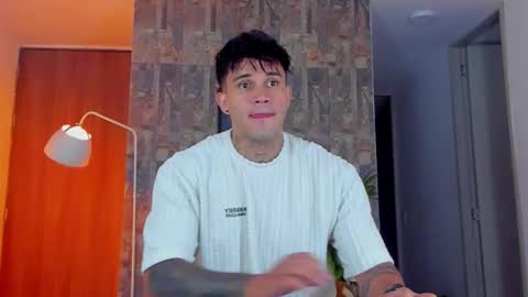 JULIAN online show from November 13, 10:41 pm