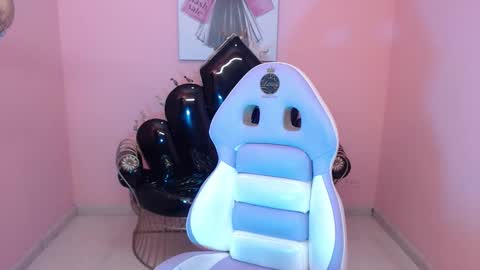 Snapshot of dhalton_x chatting on February 15, 1:52 pm Dhalton online show from February 15, 1:52 pm