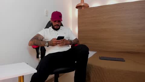 Snapshot of dhamian_wolf_hunter chatting on October 8, 8:28 pm dhaian online show from October 8, 8:28 pm