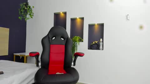 Snapshot of dhamian_wolf_hunter chatting on November 22, 10:09 pm dhaian online show from November 22, 10:09 pm